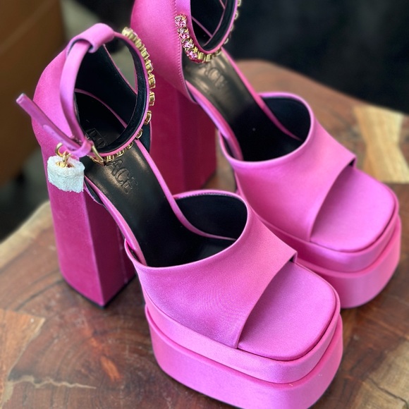 Versace Aevitas Medusa sandal size 36.5 - Picture 2 of 9